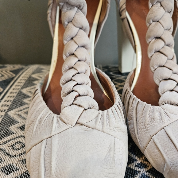 Modern Vintage gray braided heels - Picture 3 of 9